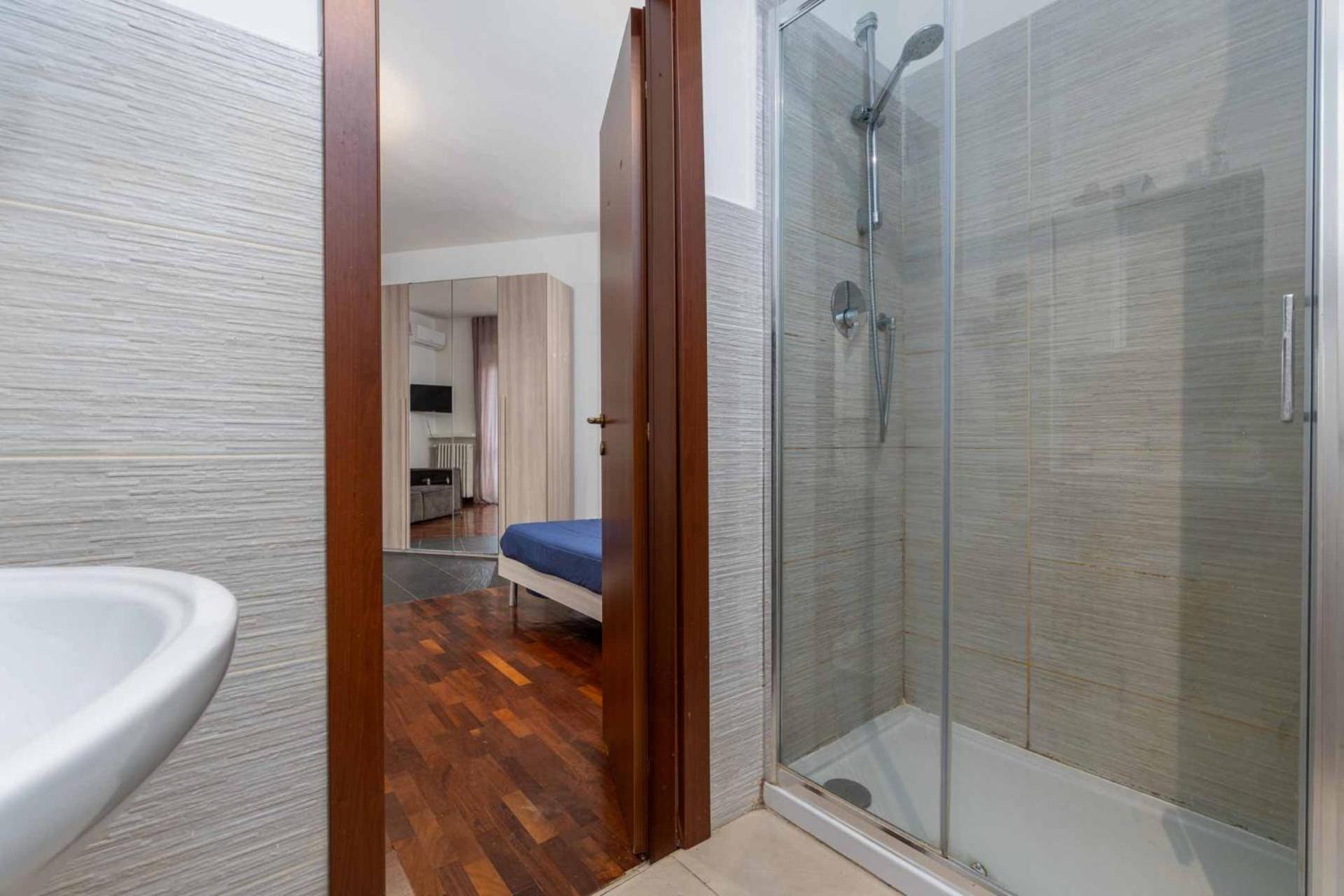 Attico Di 300 Mq 6 Camere 5 Bagni, Ampio Terrazzo เชซาโนบอสโกเน ภายนอก รูปภาพ