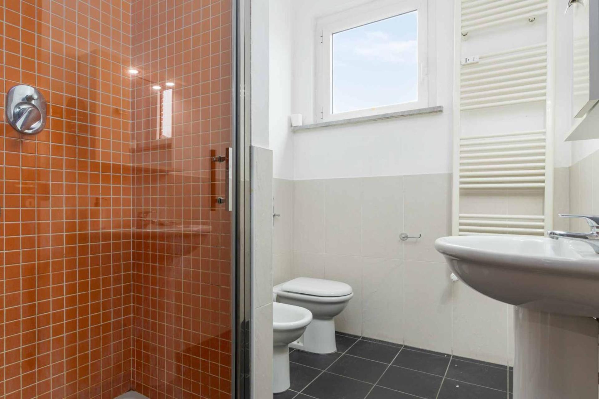 Attico Di 300 Mq 6 Camere 5 Bagni, Ampio Terrazzo เชซาโนบอสโกเน ภายนอก รูปภาพ