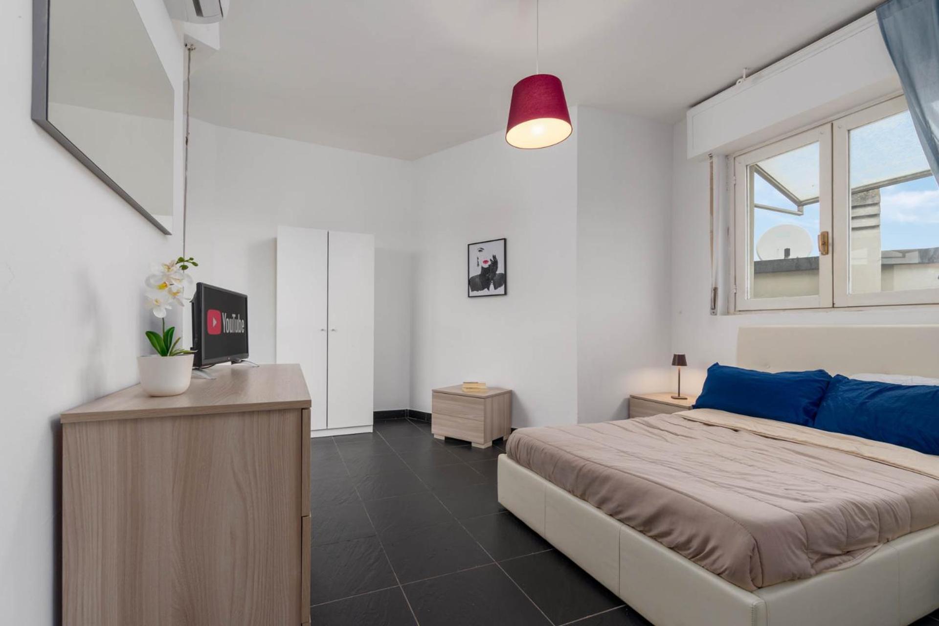 Attico Di 300 Mq 6 Camere 5 Bagni, Ampio Terrazzo เชซาโนบอสโกเน ภายนอก รูปภาพ
