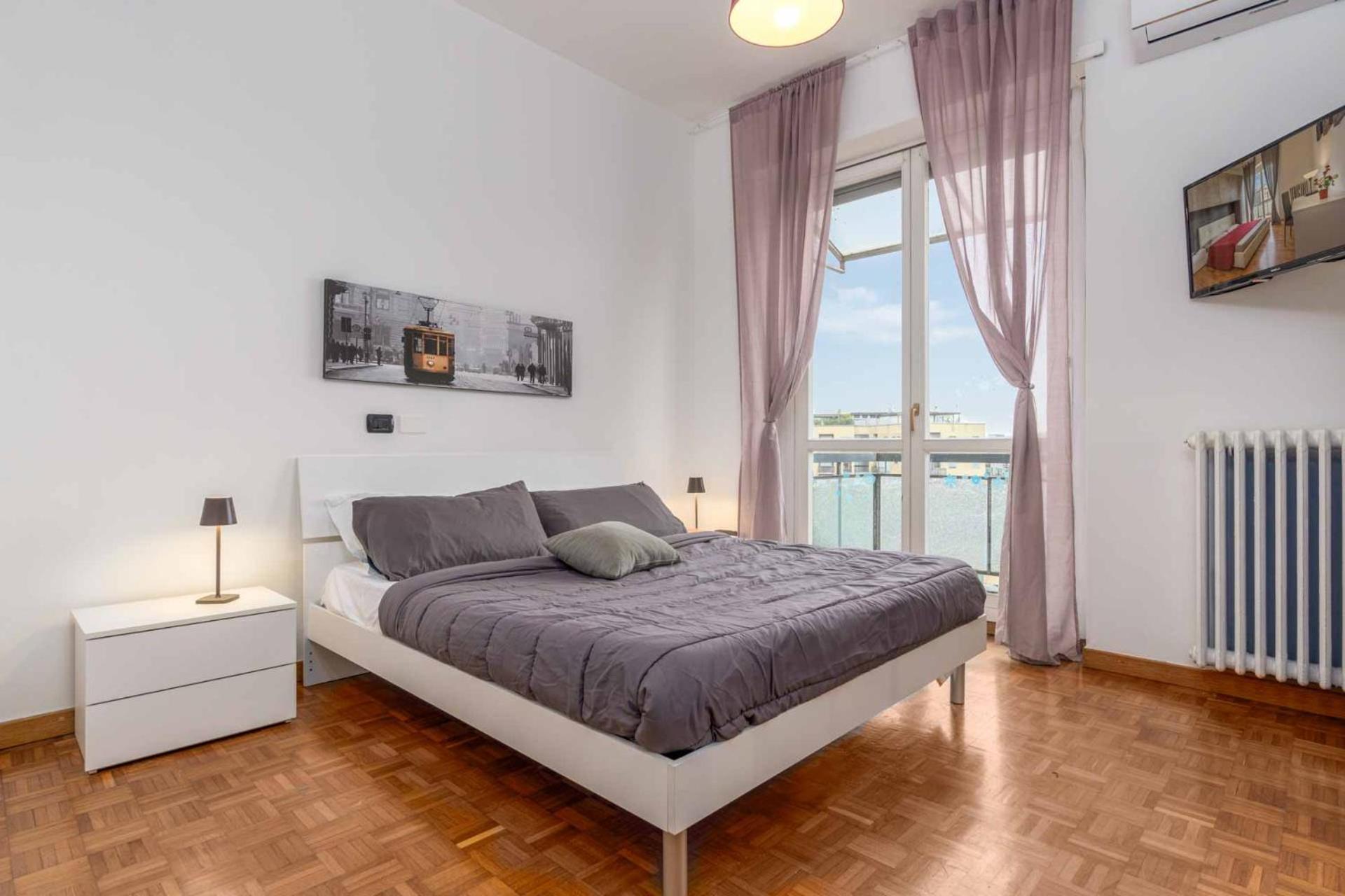 Attico Di 300 Mq 6 Camere 5 Bagni, Ampio Terrazzo เชซาโนบอสโกเน ภายนอก รูปภาพ