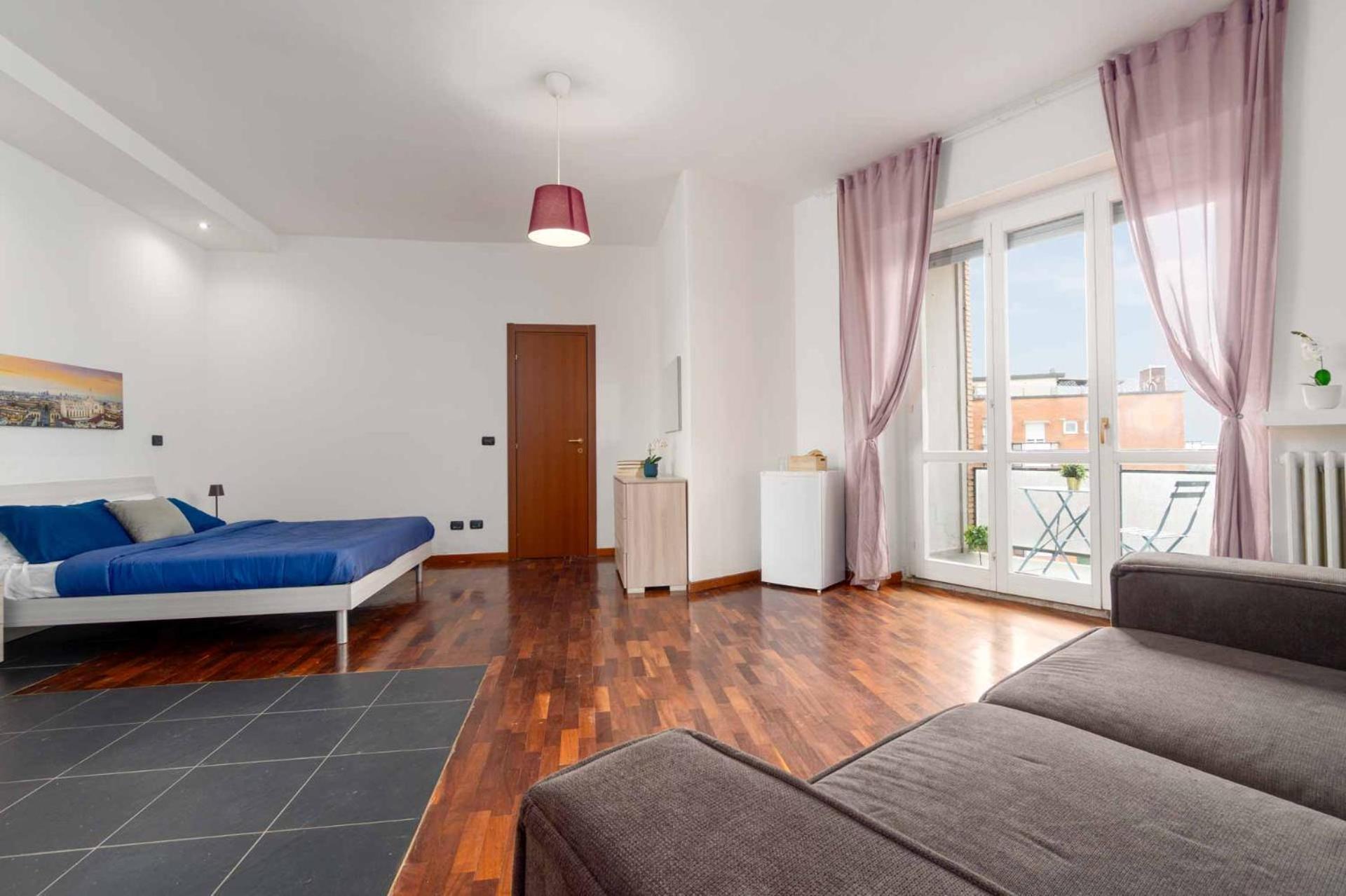 Attico Di 300 Mq 6 Camere 5 Bagni, Ampio Terrazzo เชซาโนบอสโกเน ภายนอก รูปภาพ