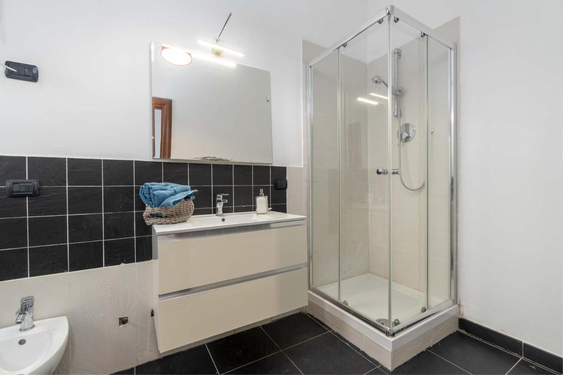 Attico Di 300 Mq 6 Camere 5 Bagni, Ampio Terrazzo เชซาโนบอสโกเน ภายนอก รูปภาพ